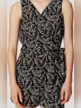 LOFT OUTLET INCREDIBLY STYLISH FAUX WRAP PALM LEAF ROMPER